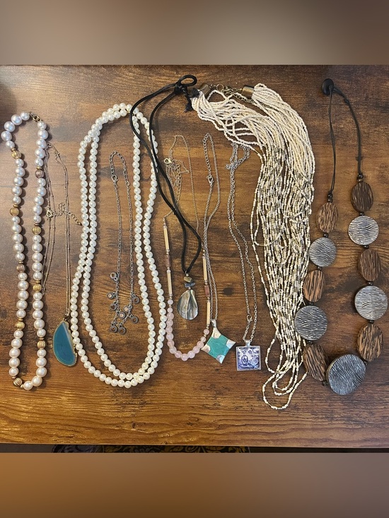 Jewelry - Women's necklace bundle lot of 10
